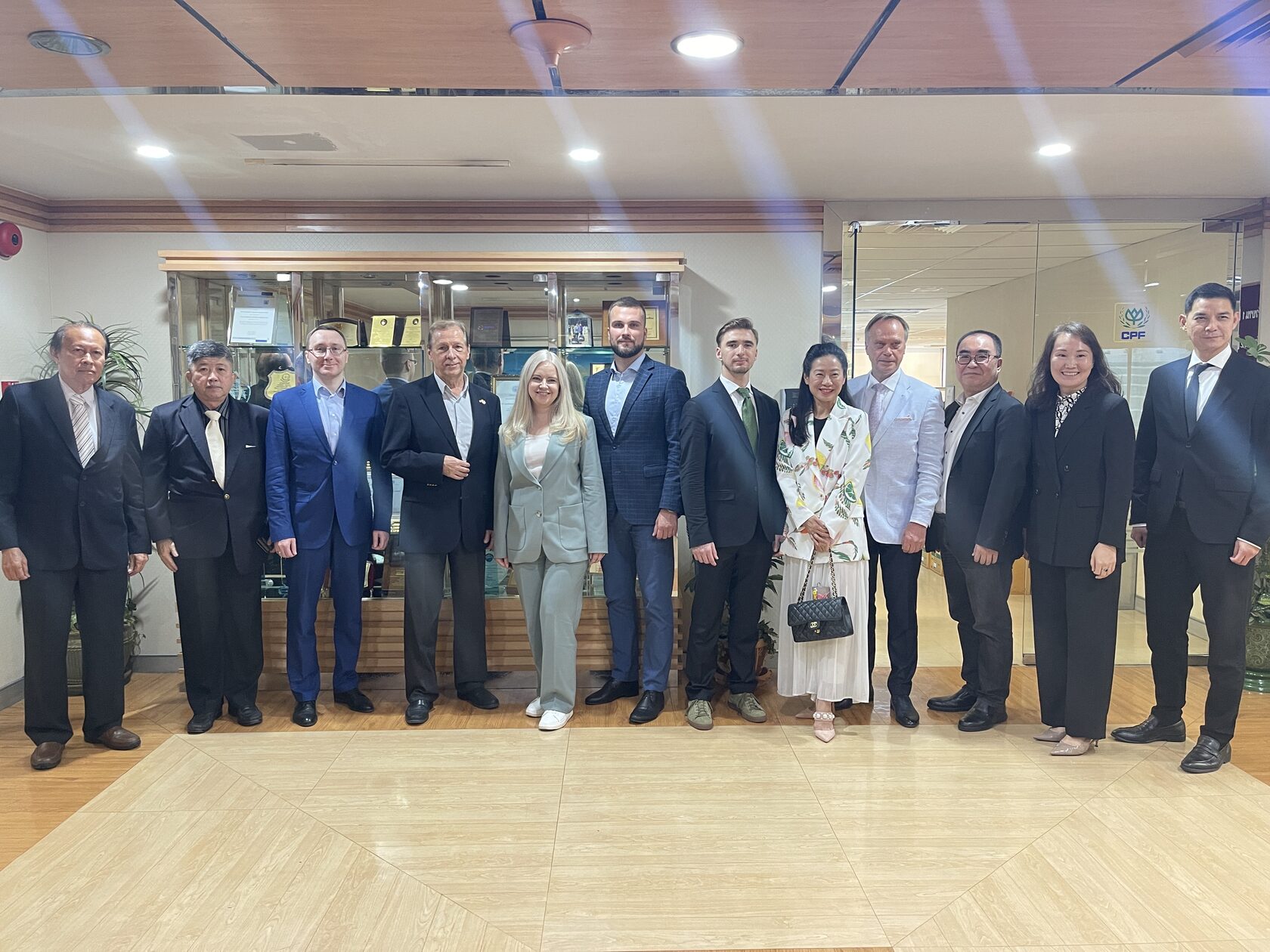 On 22 November 2023, TRCC Committee members welcomed the visiting delegation of the Moscow Export Center, headed by Ms. Nadezhda Larionova, Deputy Director-General at TRCC office at CP Tower to discus